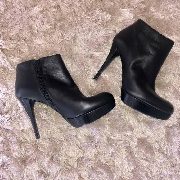 Stuart Weitzman Shoes - Stuart Weisman heeled booties